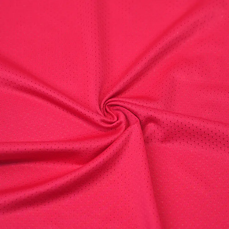 Bagaimana kain polyester daur ulang berdampak pada siklus hidup keseluruhan suatu produk, dari produksi hingga pembuangan?